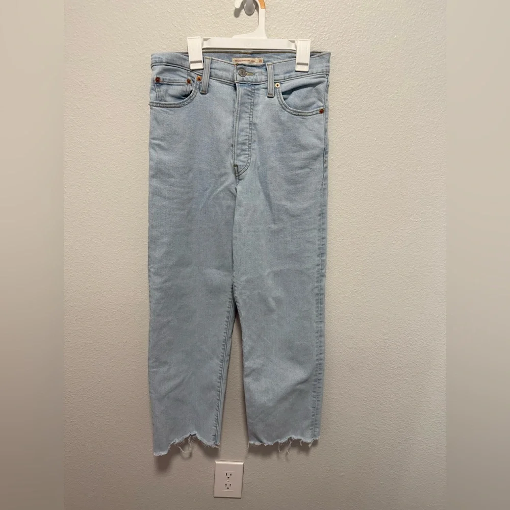 Levi's Light Wash Distressed Ribcage Ankle Jeans Size 28 - Picture 2 of 8